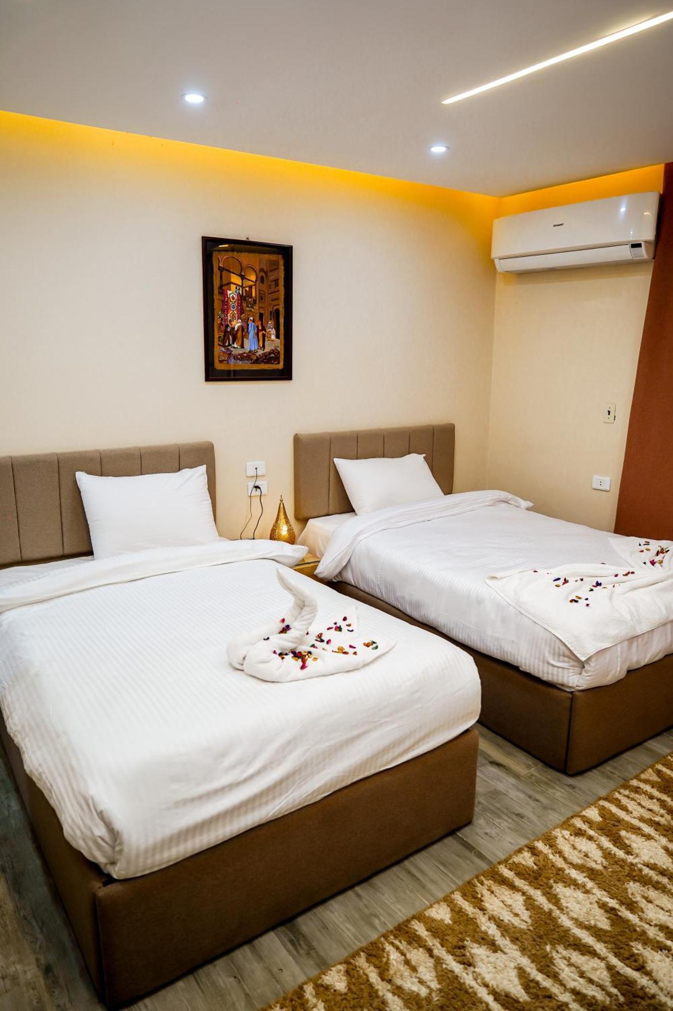 Pyramids Hotel Kafrat al Jabal Exterior photo