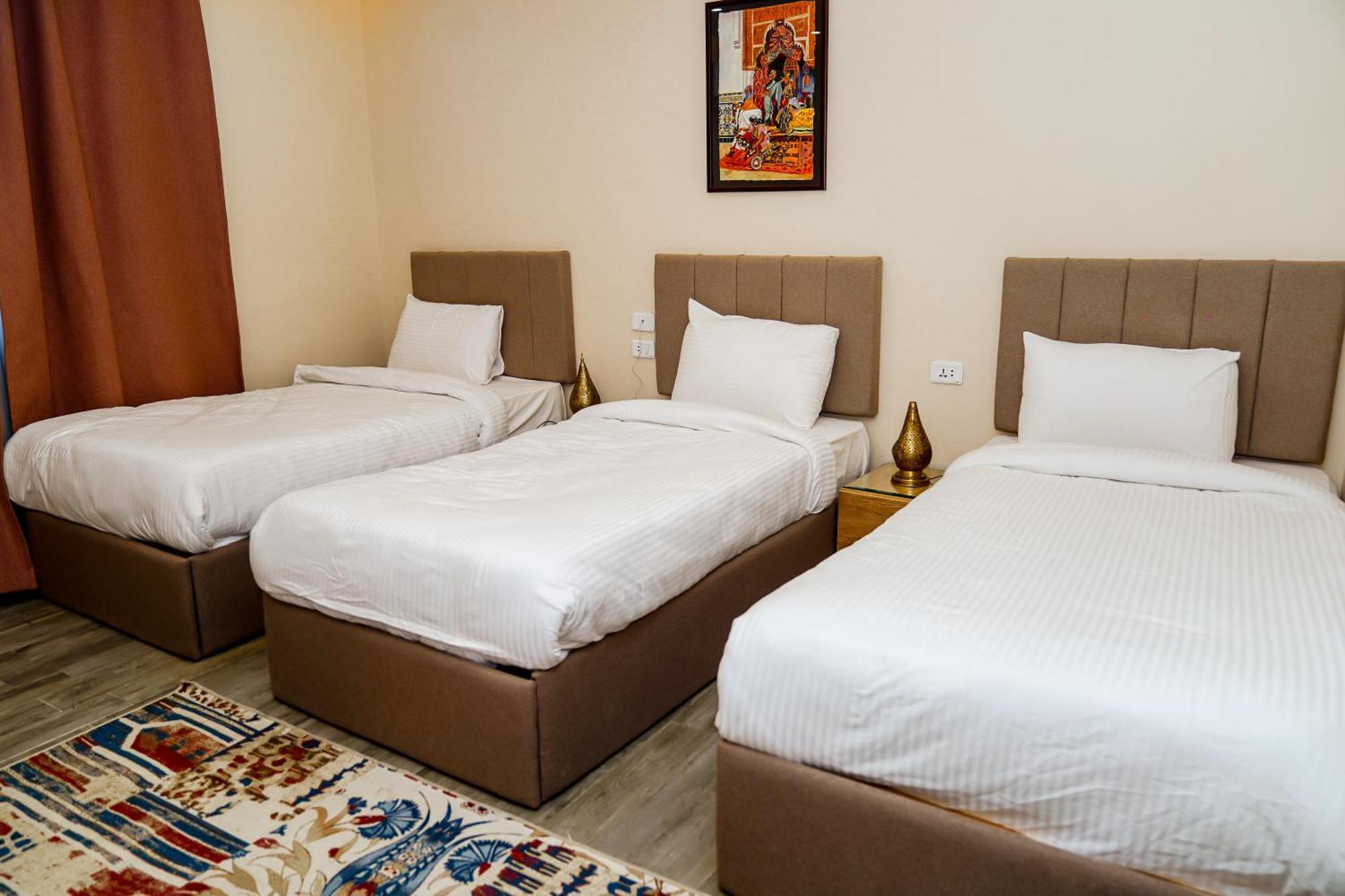 Pyramids Hotel Kafrat al Jabal Exterior photo